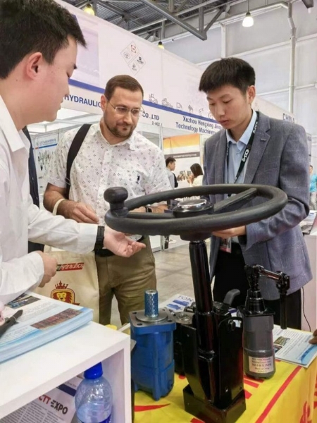 泰安同科液壓設(shè)備有限公司在俄羅斯舉辦的ctt工程機械展會中圓滿完成了參展任務